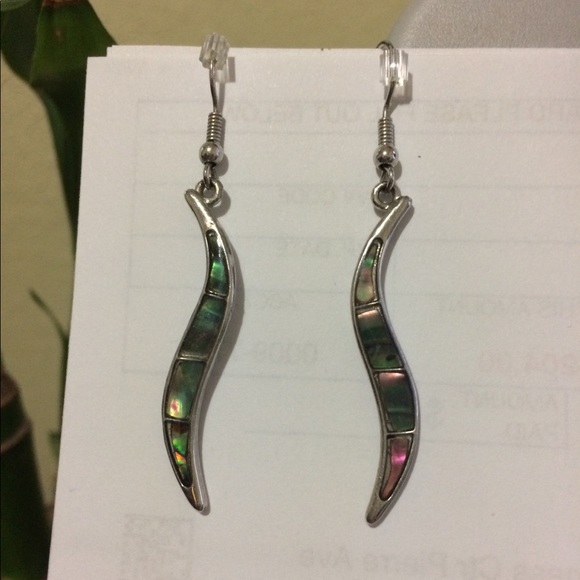 Color Changing Earrings - Picture 2 of 3
